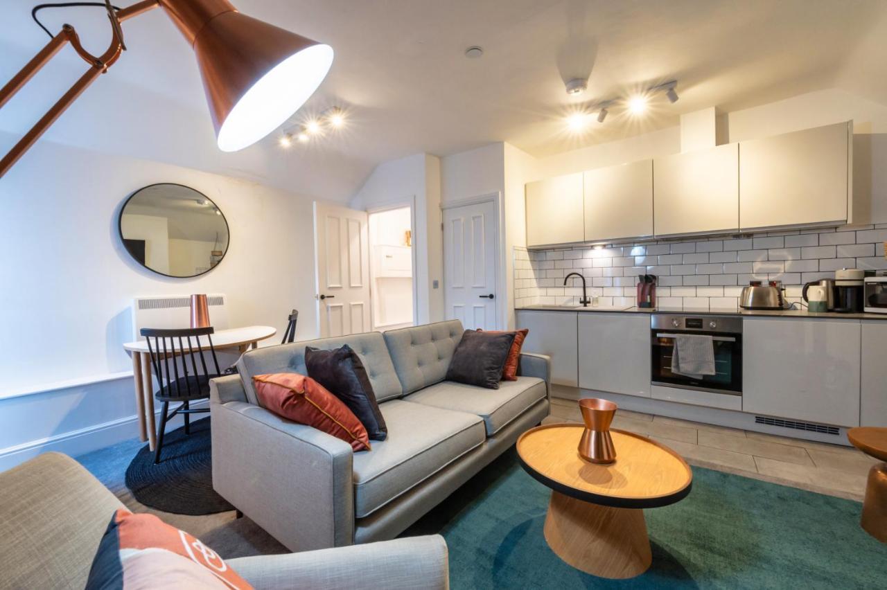 Contemporary Apartment On The Historic Rows Chester Exterior foto